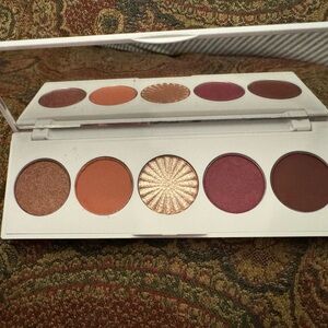 Ofra signature eyeshadow pallet